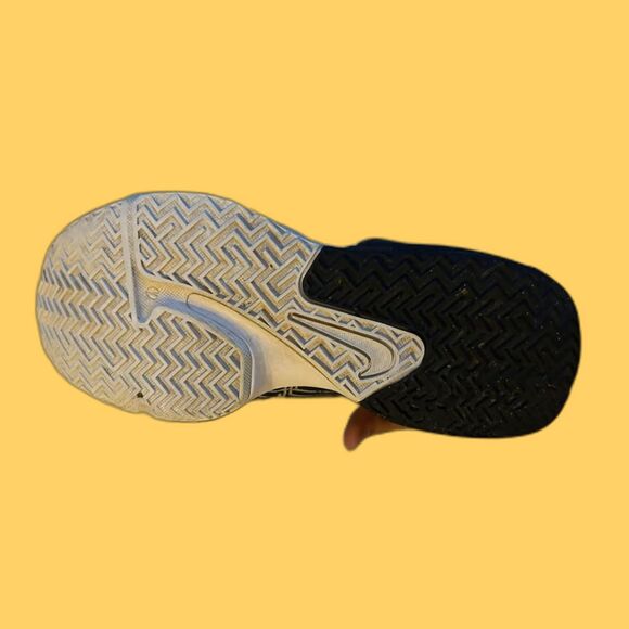Athletic_Shoes